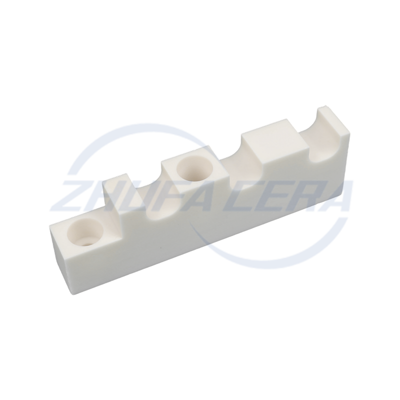 Mukautetun muotoinen alumiinioksidikeraaminen lohko